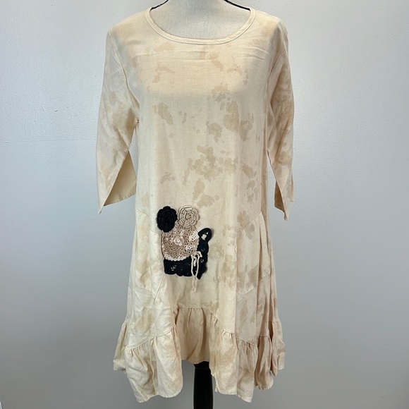 L&B Dresses & Skirts - ⭐️L&B Lucky & Blessed nwt tea dyed crochet flower asymmetrical hem dress M